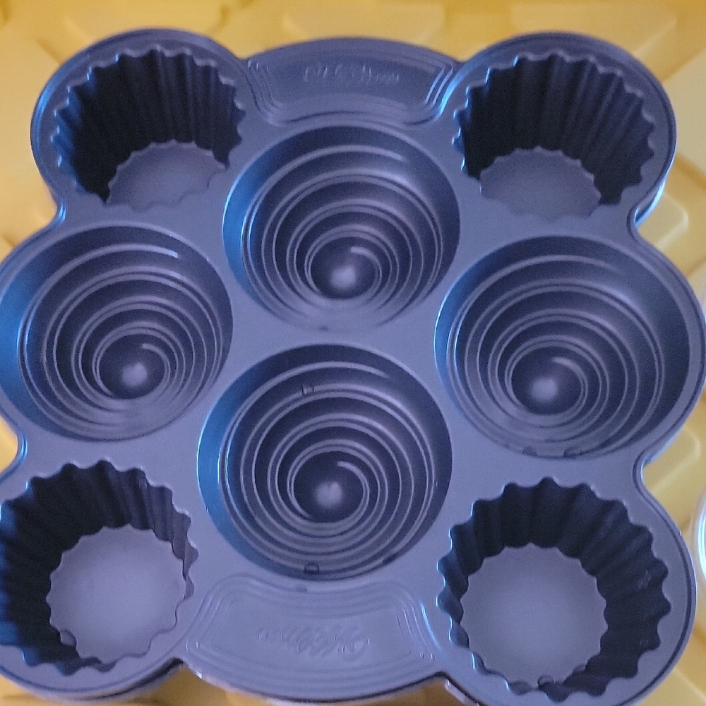 Non-Stick Gray Cupcake Pan